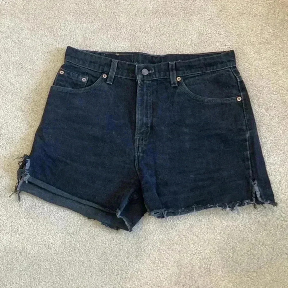 Levi’s black sturdy denim 517 jean shorts in size 12 - Picture 1 of 4